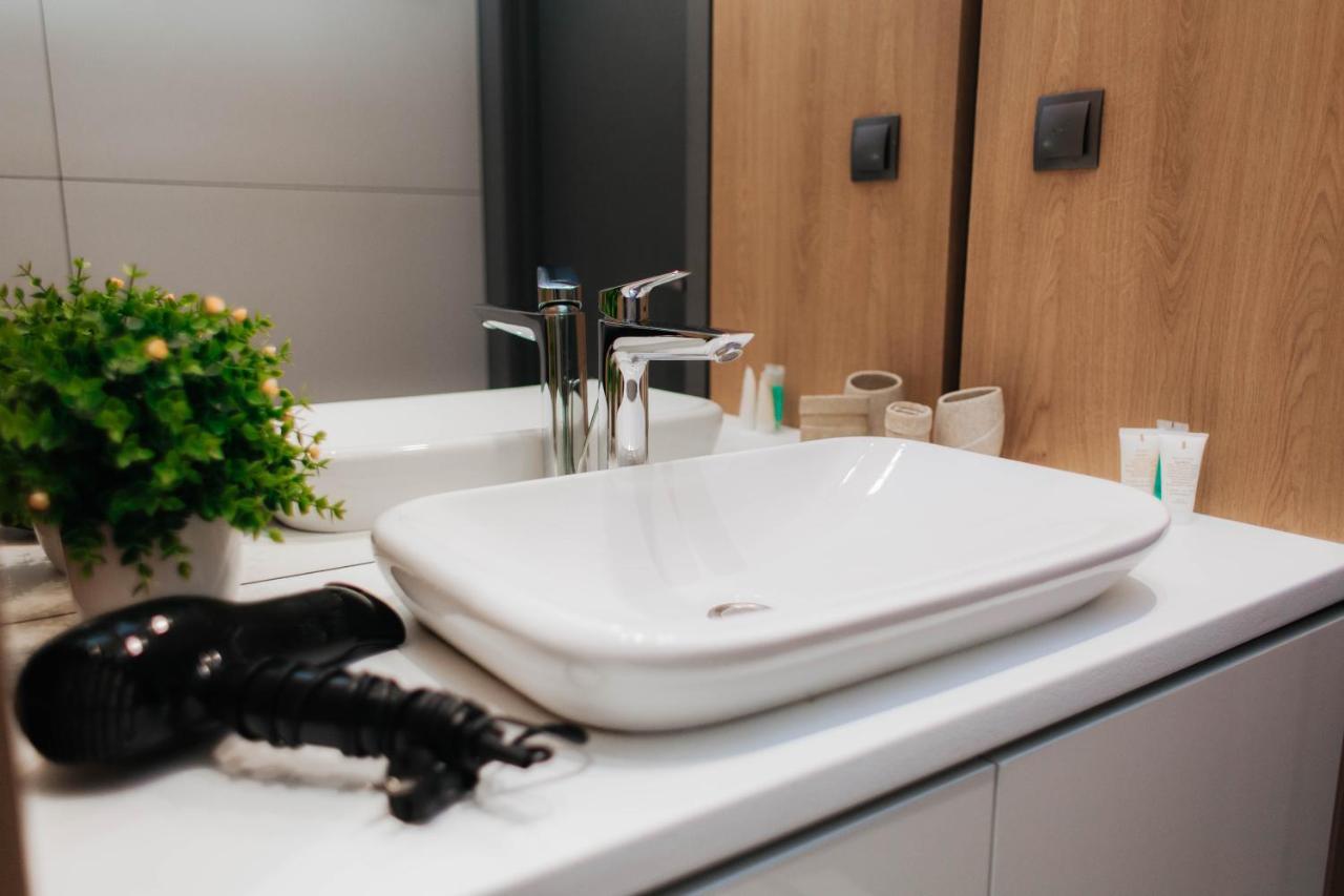 Apartments "Під Дубом"- "Under The Oak" Lviv Ngoại thất bức ảnh