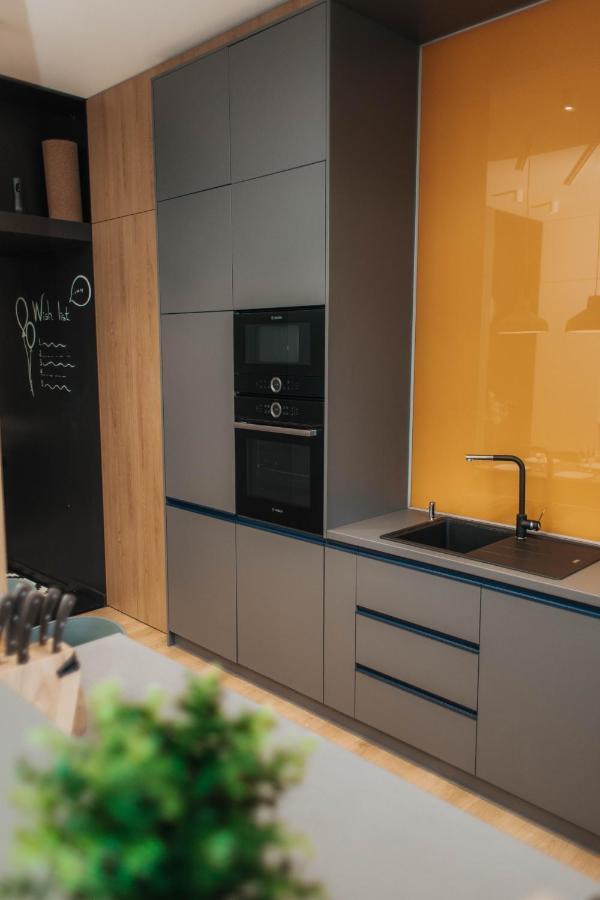 Apartments "Під Дубом"- "Under The Oak" Lviv Ngoại thất bức ảnh